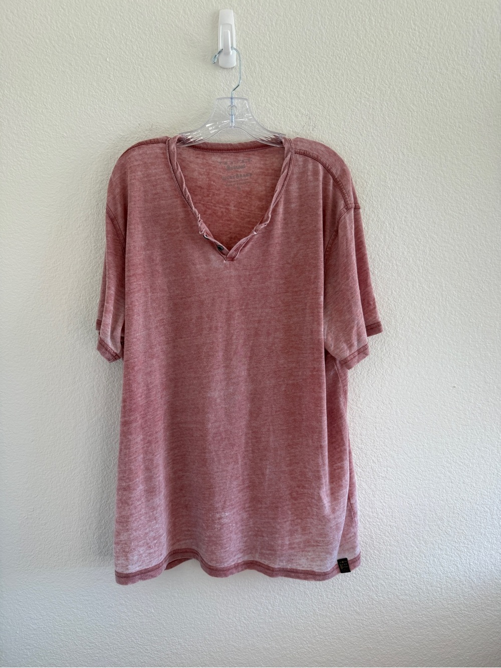 Lucky Brand Men’s Burnout Henley Tee in Dusty Rose‎